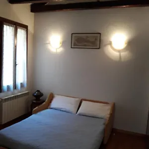  Ferienhaus San Barnaba Artist's District House